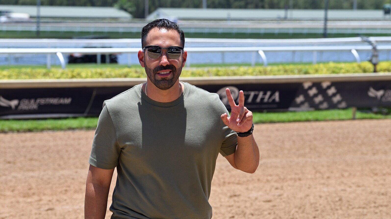 Trainer Jose D’Angelo celebrates his 500th U.S. win at Gulfstream Park as Lennilu prepares for Royal Ascot and Rainbow 6 Jackpot grows.
