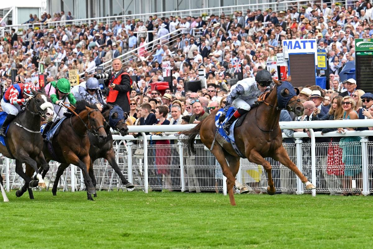 Two Tribes storms home to win the Coral Stewards’ Cup 2025 under David Egan