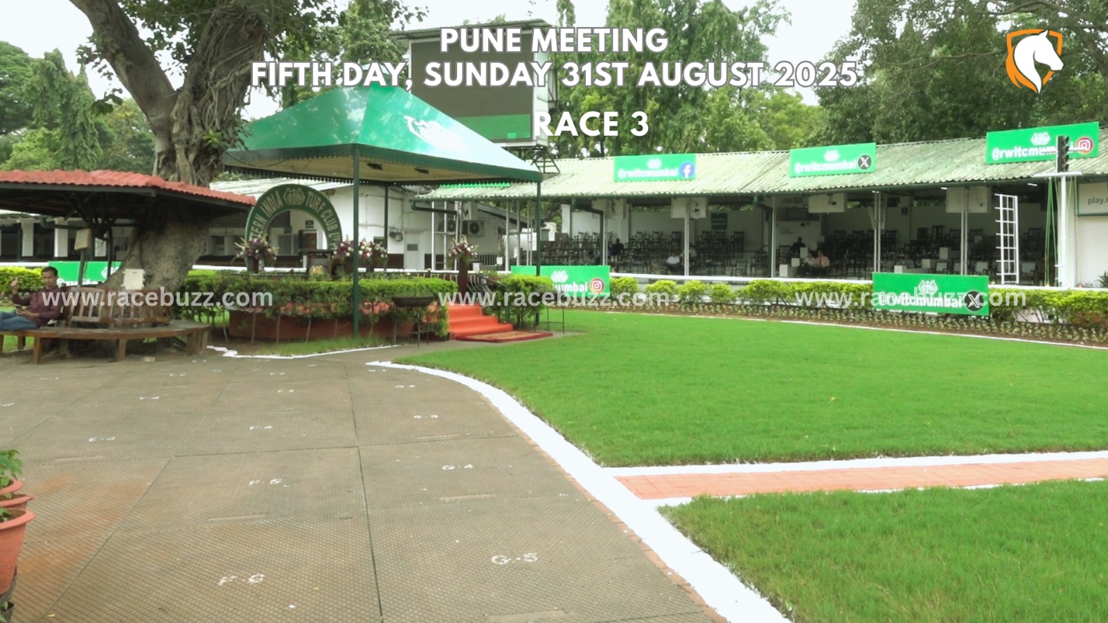 Giacomo winning the Col. Kaikushroo Maneckji Bharucha Memorial Trophy at Pune Racecourse