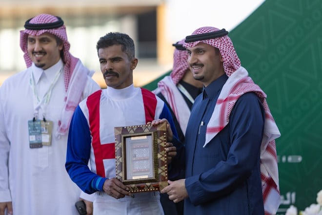 Muhammad Aldaham rides Ak’haal ahead of the Taif Sprint Cup 2025 at King Khalid Racecourse