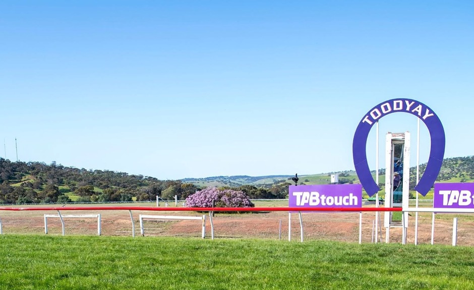 Horses racing at Toodyay Picnic Race Day 2025 at Toodyay Racecourse