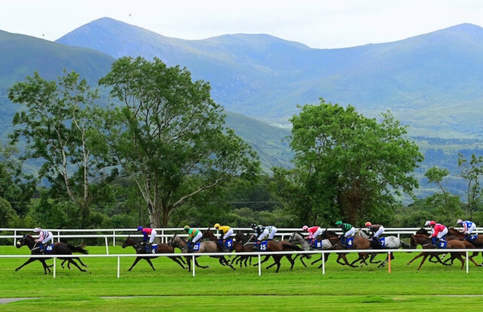 Killarney Racecourse October 6, 2025 – action-packed races on soft turf during the final weekend of the season