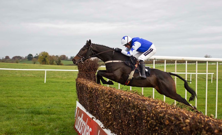 Thurles Racecourse hosts a seven-race jumps and flat card on October 30, 2025, in County Tipperary, Ireland.