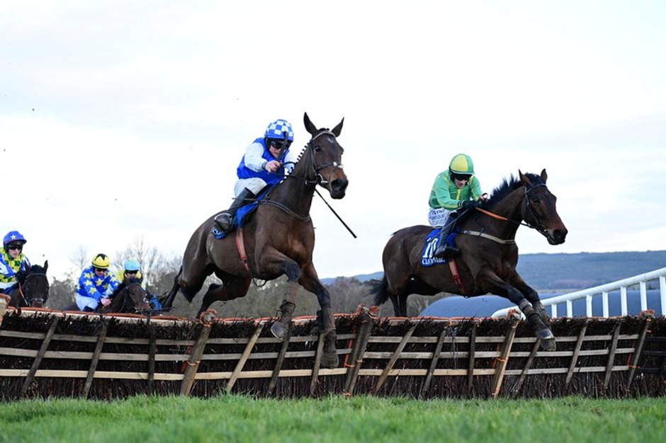 Horses racing at Clonmel Racecourse during the Clonmel Oil Chase Day 2025