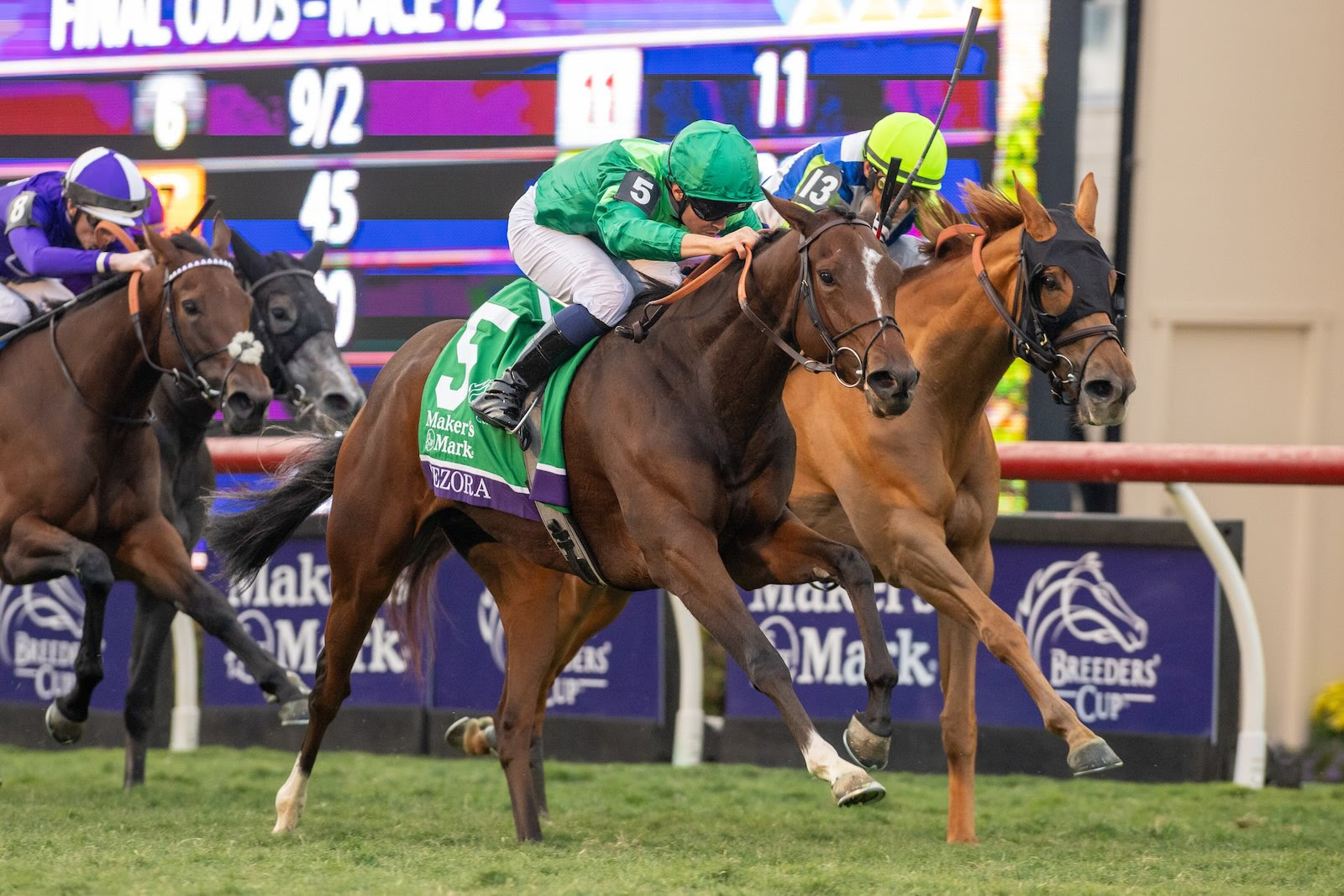 Gezora (FR) wins the 2025 Breeders’ Cup Filly & Mare Turf at Del Mar