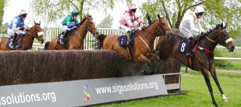 Horses schooling ahead of Southwell’s December jump meeting