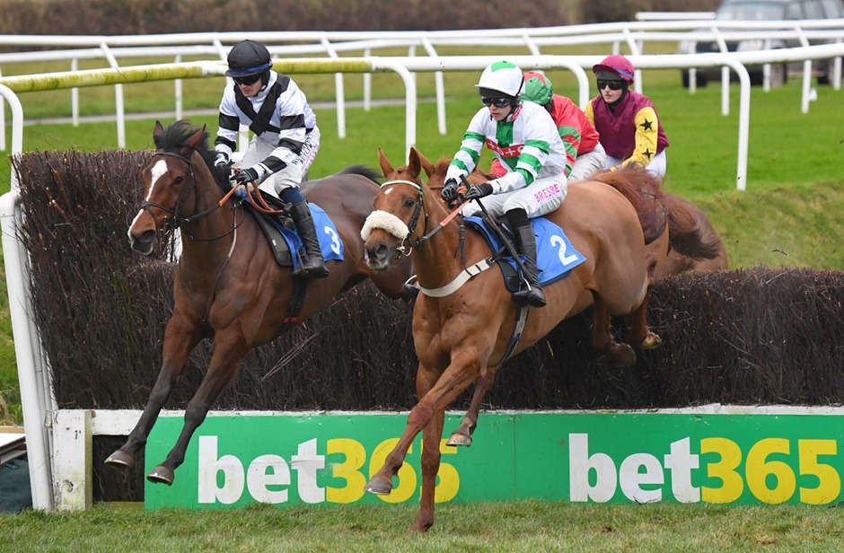 Leicester race cards December 4 – winter afternoon preview at Leicester Racecourse