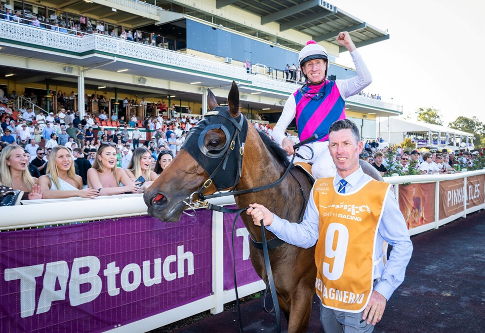 Ascot race results 13 December – Rey Magnerio winning the Gold Rush