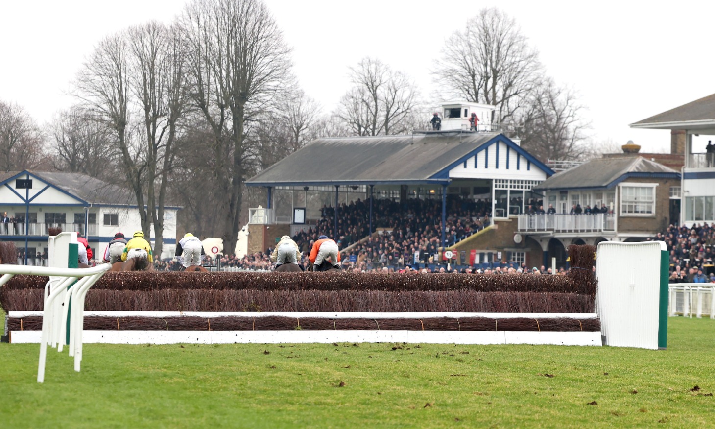 Hampton Novices’ Chase rescheduled to Windsor for Grade 2 novice chasers