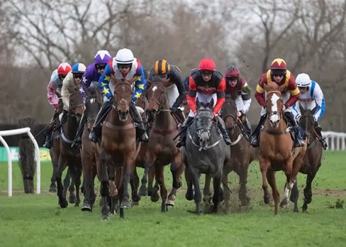 Horses racing at Uttoxeter Racecourse