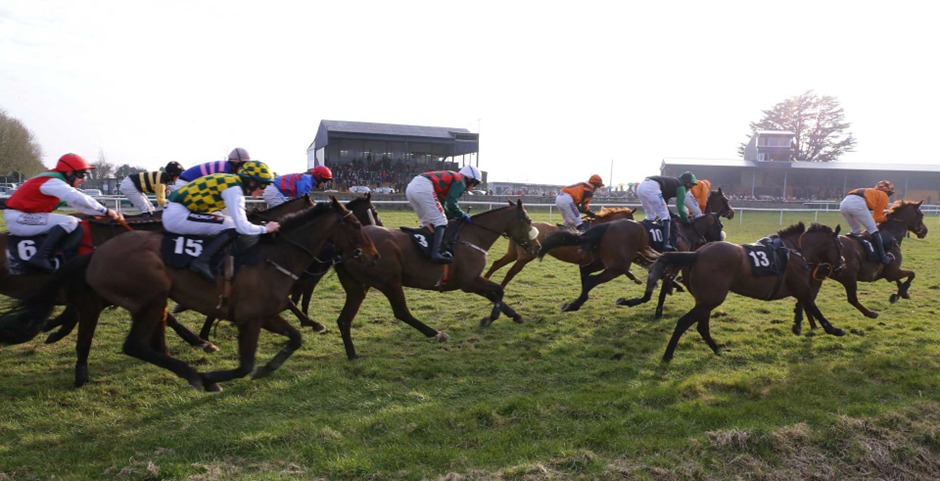 Thurles Racecards 29 January Hunters Chase action at Thurles