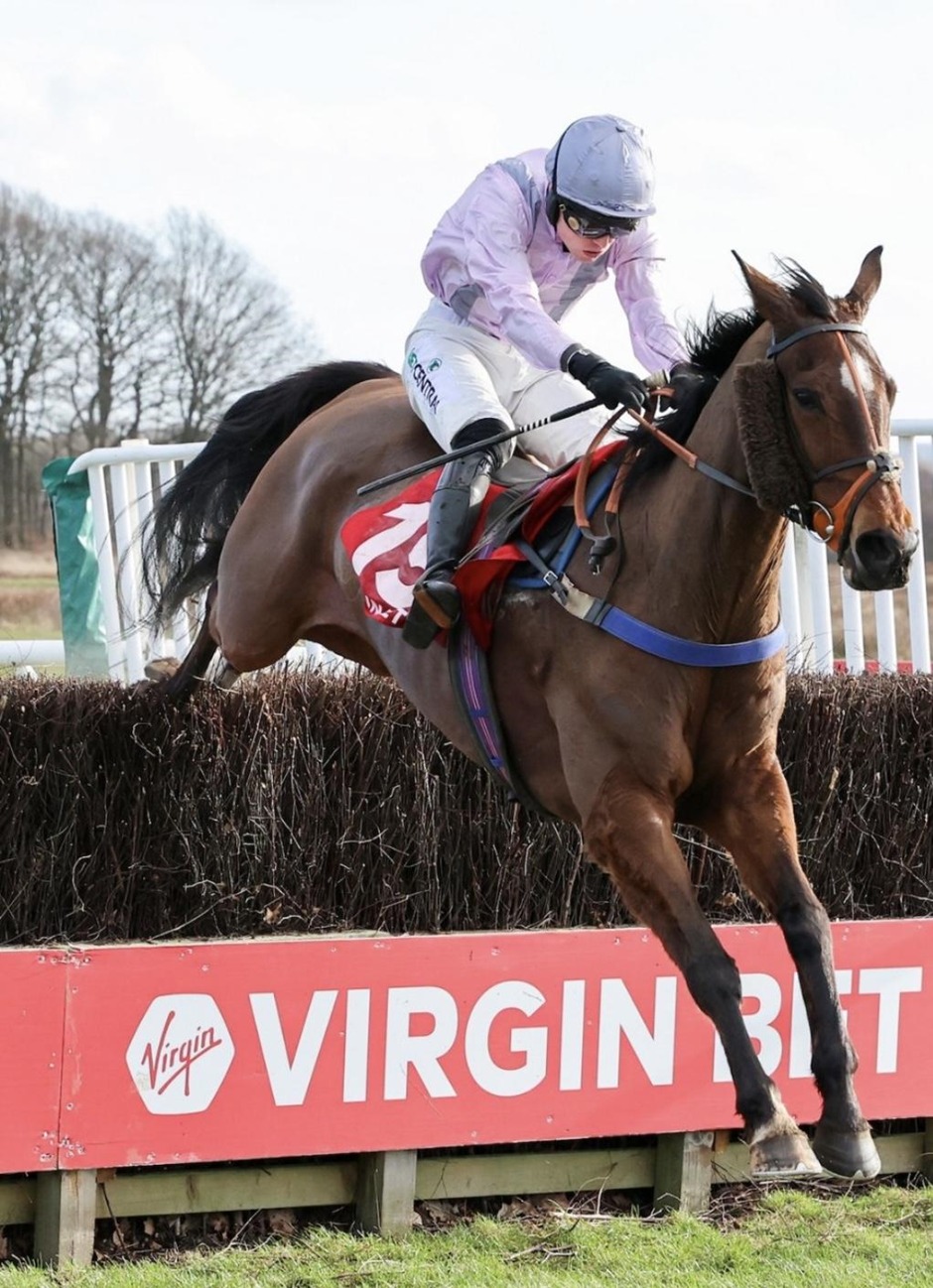 Newcastle racecards 21 February runners at Tapeta meeting