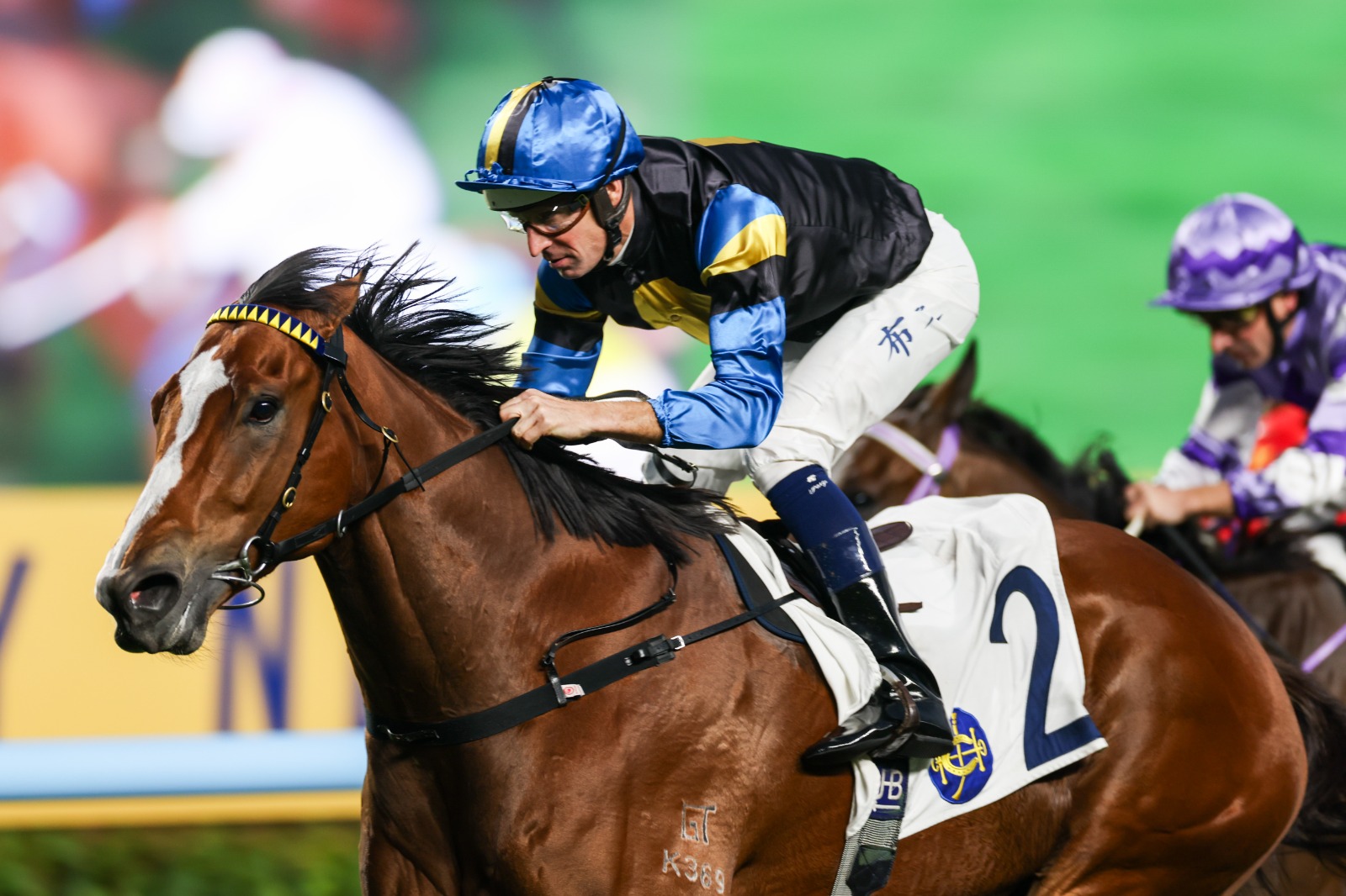 Infinite Resolve finishing strongly in the Hong Kong Classic Mile at Sha Tin