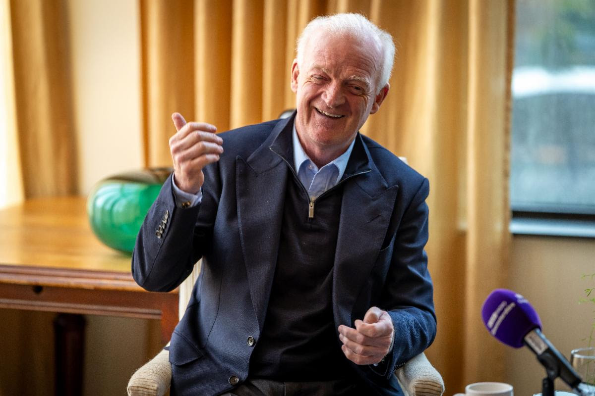 Willie Mullins discussing his team ahead of Cheltenham Festival 2026