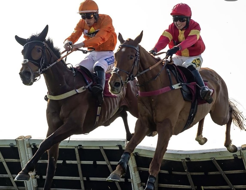 Bangor on Dee racecards 31 march six race jump racing action