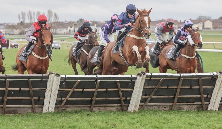 AYR racecards 6 March – Mares’ Novice Hurdle and National Hunt action
