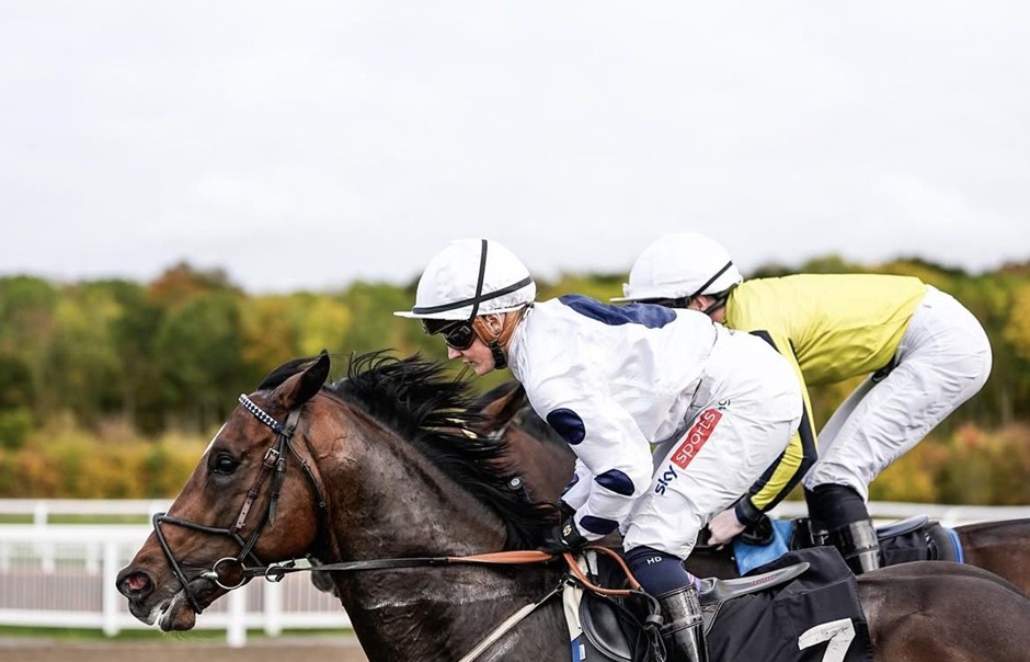 Exeter race cards 6 March National Hunt action with Gunsight Ridge