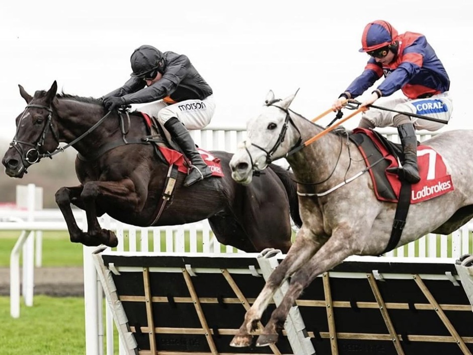 Kempton Park Racecards 2 March action on the Polytrack during the eight-race meeting