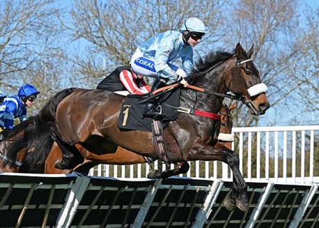 Huntingdon Race Cards 4 April times distances and runners