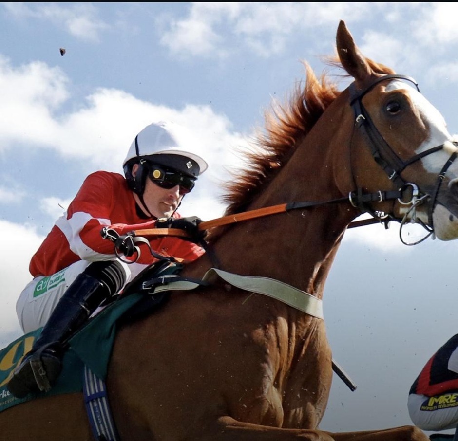 Market Rasen racecards 5 April jump racing action at Market Rasen Racecourse