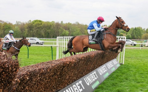 Haydock Park Race Cards 15 April full race preview runners and schedule
