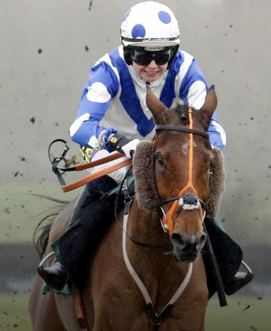 Market Rasen race results 5 April Sunday jump racing action