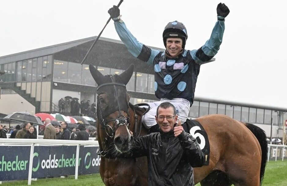 Exeter racecards 7 April jump racing action at Exeter Racecourse