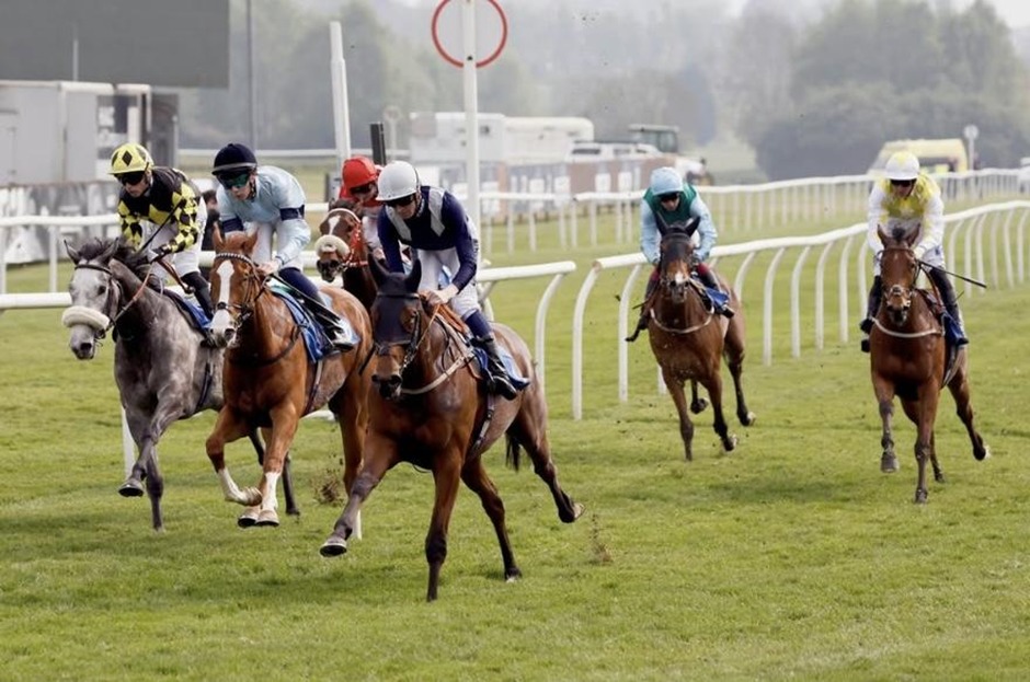 Leicester racecards 25 April flat racing action at Leicester Racecourse