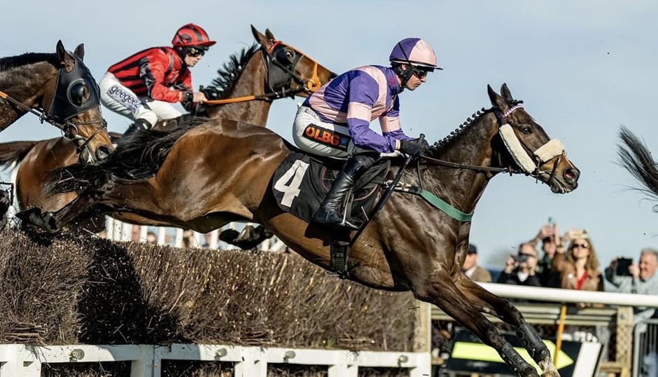 Plumpton racecards 19 April Sunday jump racing action at Plumpton Racecourse