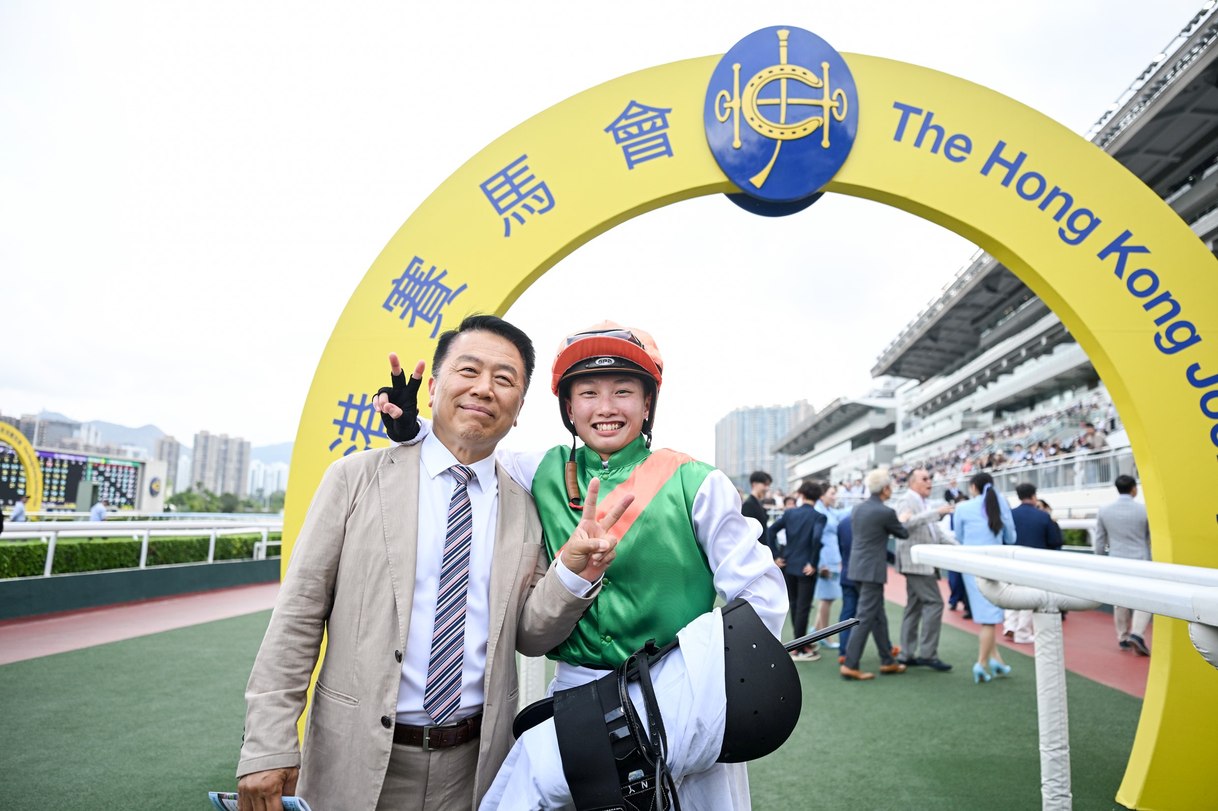 Nichola Yuen Sha Tin double riding winner Fortune Link