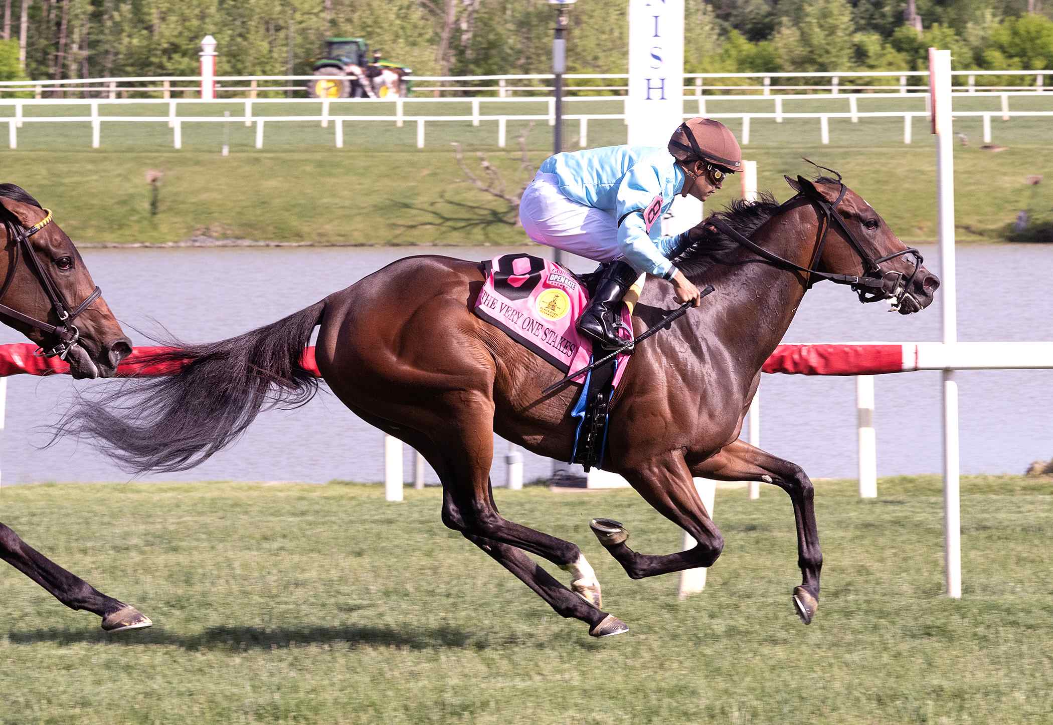 Sunna leading The Very One Stakes at Laurel Park 2026