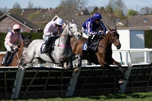Hereford Race Cards 5 May at Hereford Racecourse during evening meeting