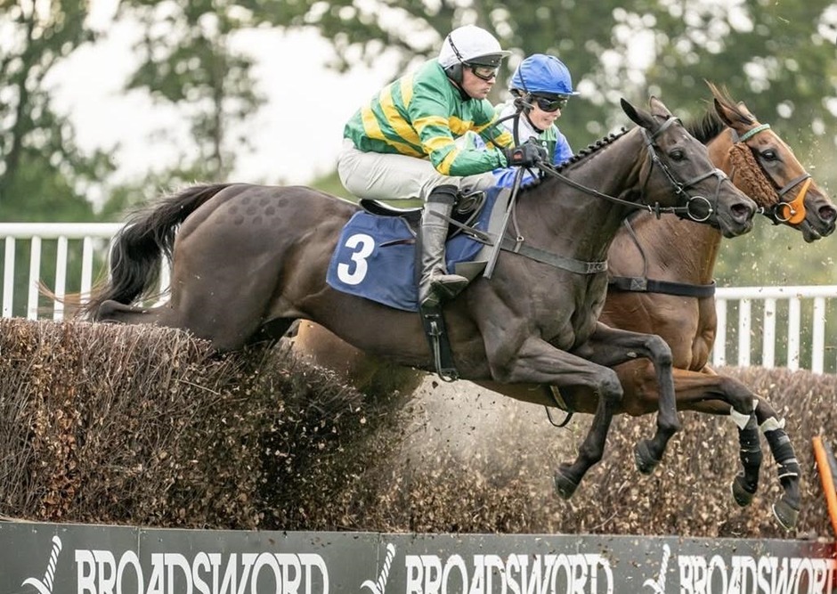 Fontwell Park racecards 6 May Wednesday jump racing action at Fontwell Park Racecourse