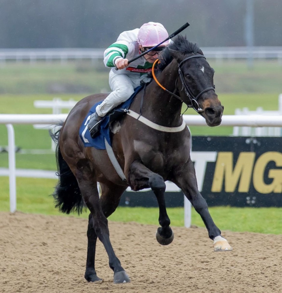 Wolverhampton race results 11 May Monday all-weather racing action at Wolverhampton Racecourse