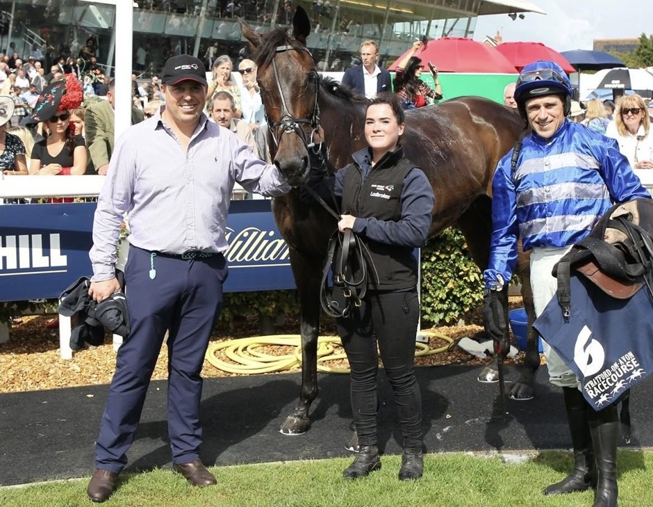 Stratford-on-Avon racecards 17 May Sunday jump racing action at Stratford-on-Avon Racecourse
