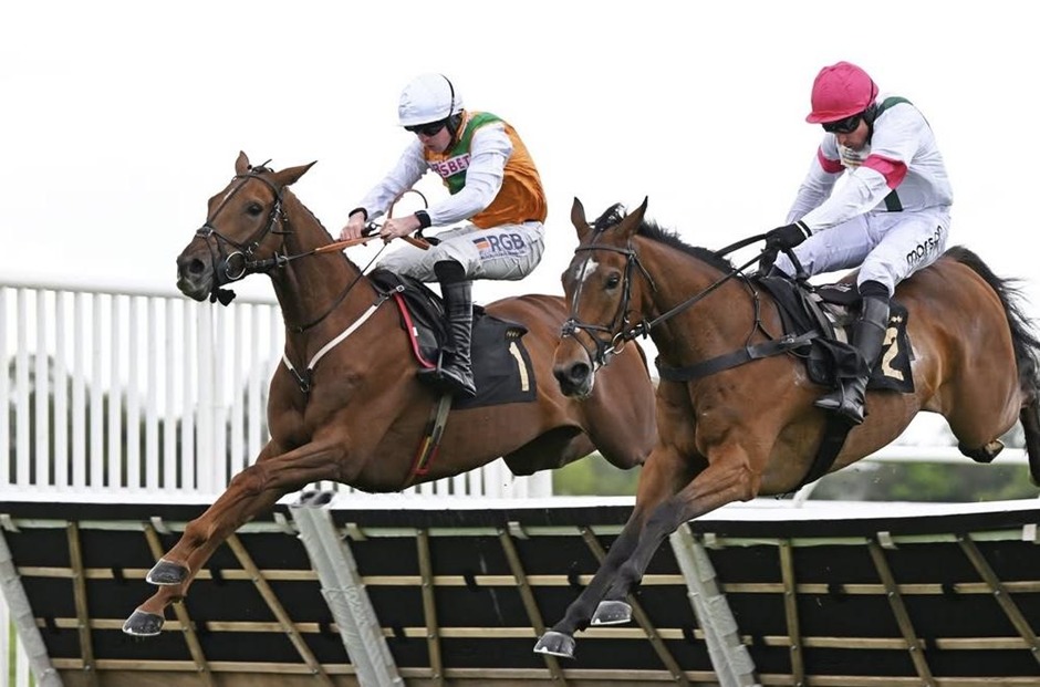 Huntingdon racecards 19 May Tuesday jump racing action at Huntingdon Racecourse