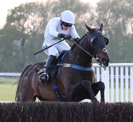 Warwick Race Cards 4 May extended race report at Warwick Racecourse