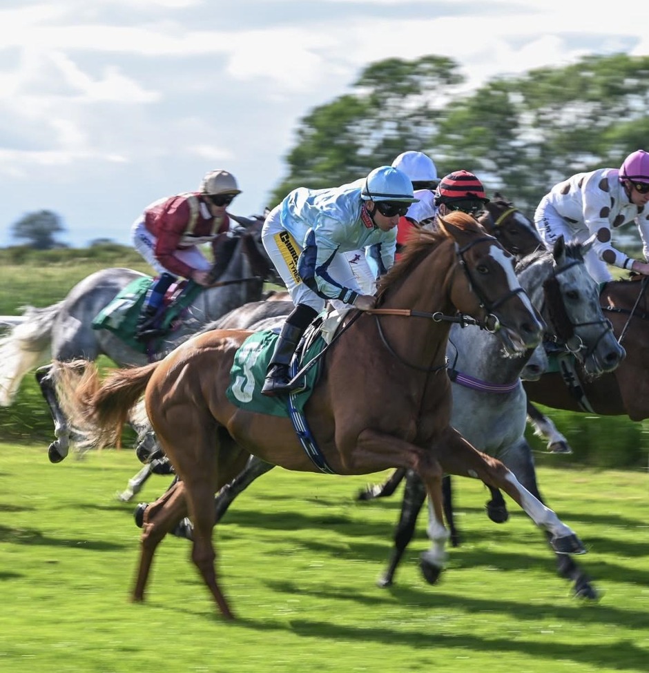 Thirsk racecards 5 June Friday flat turf racing action at Thirsk Racecourse