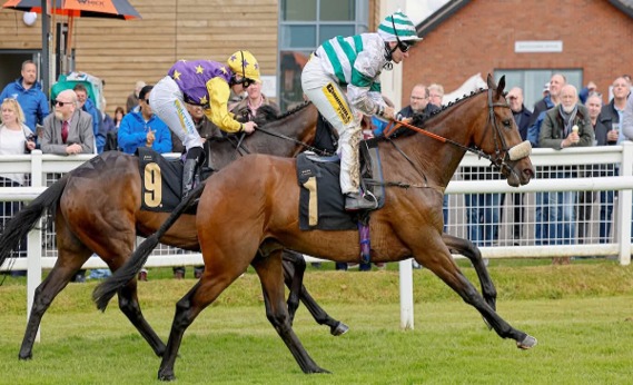 Runners competing during the Carlisle Race Cards 9 June evening fixture