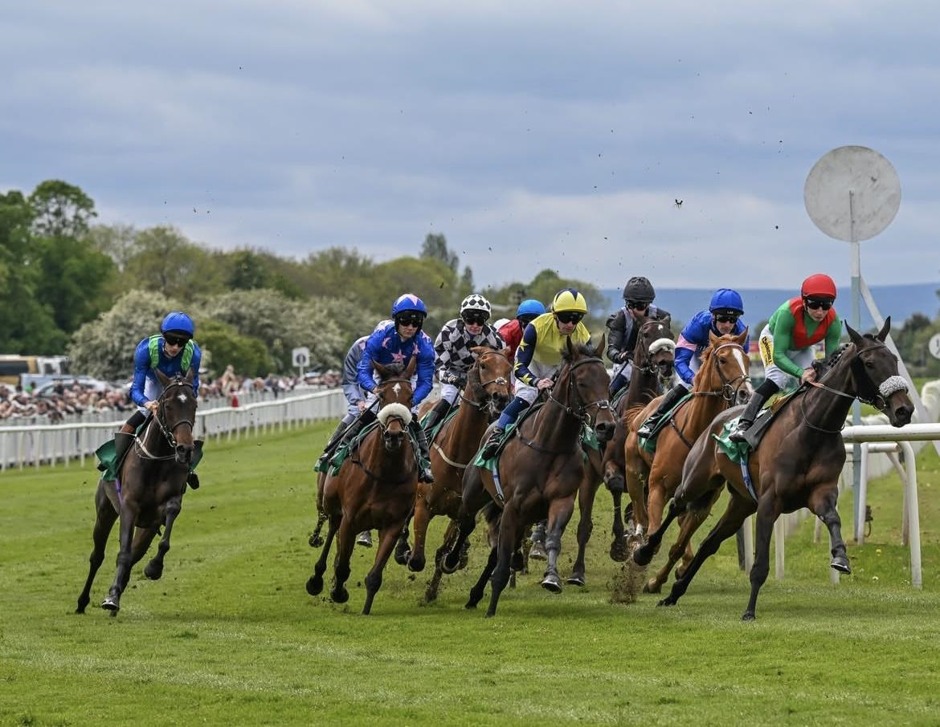 Thirsk racecards 1 July Wednesday flat turf racing action at Thirsk Racecourse