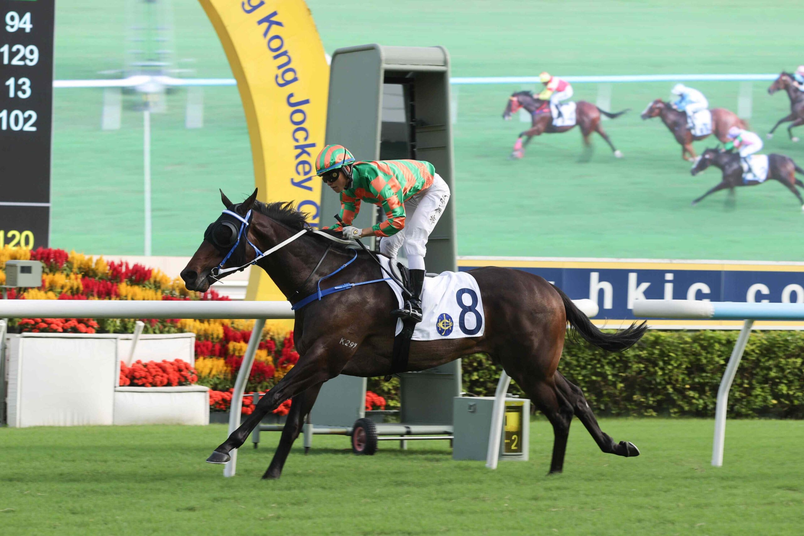 Caspar Fownes saddles runners at Sha Tin as the Hong Kong trainers' championship race enters its closing stages.