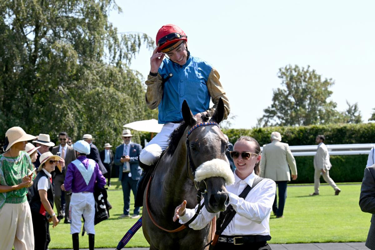 Flora Of Bermuda winning the Group 3 Oak Tree Stakes at Goodwood under James Doyle.