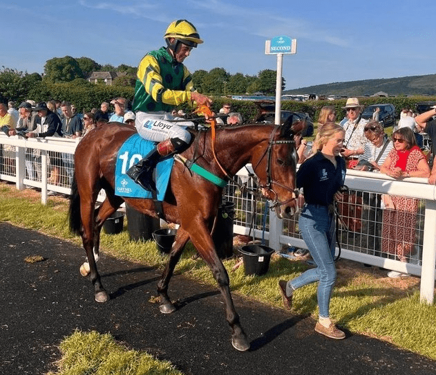 Cartmel Racecards 29 August six-race programme at Cartmel Racecourse
