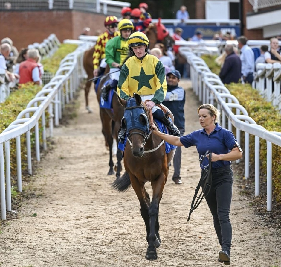 Pontefract racecards 5 August 2026 flat racing action at Pontefract Racecourse