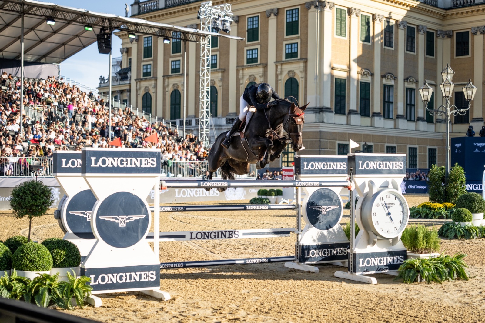 Chao Lee and Katrin Eckermann celebrate their Katrin Eckermann Vienna victory at Schönbrunn Palace